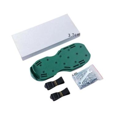 Imagem de Sandália Aeradora De Gramado Reforçada Com Pontas Para Aeração De Solo