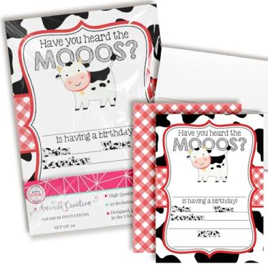 Imagem de Convites de festa de aniversário com tema de vaca vermelha Heard The Moos para crianças, 20 cartões de 12,7 cm x 17,7 cm com vinte envelopes brancos da AmandaCreation