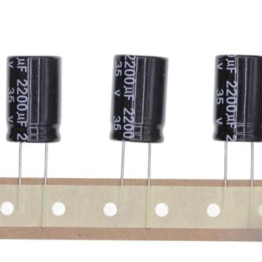 Imagem de 10PCS 35V 2200UF Capacitor eletrolítico de alumínio plug-in 16x25 16 * 25mm 35 Volt 2200 UF