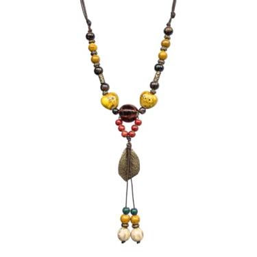 Imagem de Zlanderah Colar Boho feito à mão com contas de cerâmica amarelas, colar longo hippie com pingente de folha de bronze, presentes boêmios modernos para mulheres