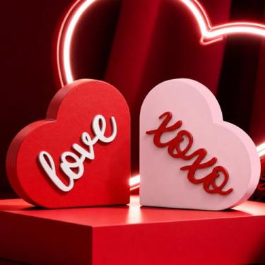 Imagem de Olanrun Decoração de Dia dos Namorados e presentes para ela, conjunto de coração de madeira XOXO Love, decoração romântica de dia dos namorados para casa, escritório, quarto, bandeja de mesa, lareira