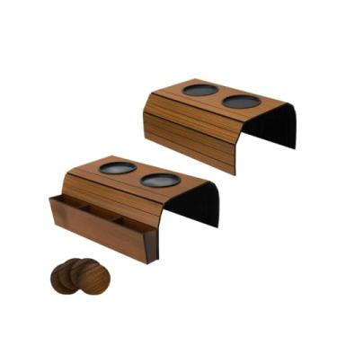Imagem de Bandeja Esteira Porta Copos Braço de Sofá Kit com 01 porta controle e 01 simples (CARAMELO GRANDE)