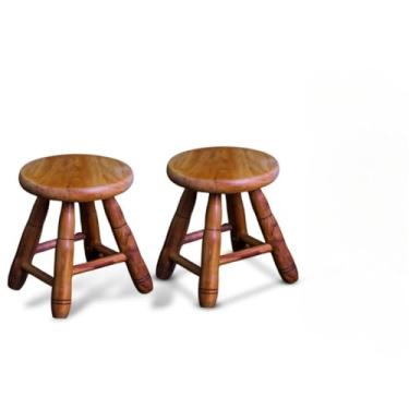 Imagem de Kit com 2 Bancos de Madeira Maciça Envernizados - Banqueta Rústica para Bar, Tamborete Resistente 100kg, Assento de Madeira Natural (KIT 2 ALTO ENVERNIZADO)