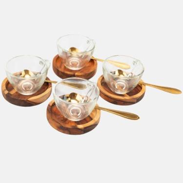 Imagem de Xicara cafe com pires e colher de coração para mesa posta