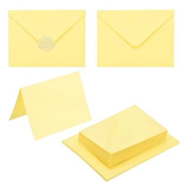 Imagem de PATIKIL Pacote com 20 envelopes amarelos claros 12 x 18 cm com cartões, envelopes A7 com aba em V com cartolina e adesivos dourados para cartões comemorativos de casamento, convites de aniversário