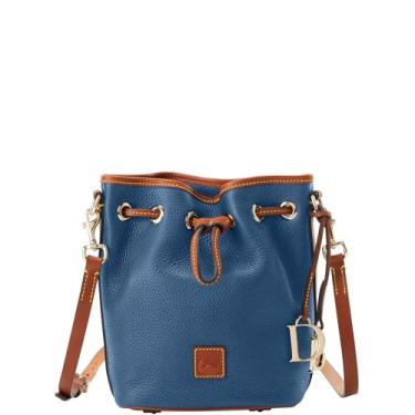 Imagem de Dooney & Bourke Bolsa de mão, pequena bolsa de ombro com cordão, Jeans, 8.5 x 4.25 x 8.25 inches