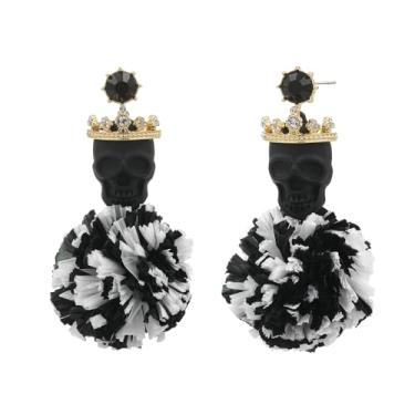 Imagem de Madison Tyler Brinco feminino de Halloween | Brincos de caveira abóbora chapéu de bruxa crânio fantasma veneno | Brincos de festa de Halloween, joias hipoalergênicas, Zinco, Strass