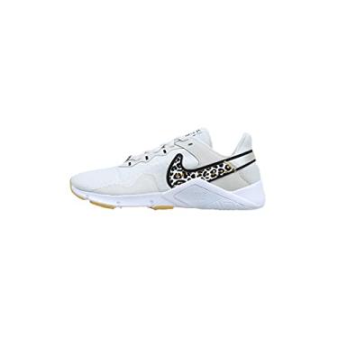Imagem de Nike Tênis de treino feminino Legend Essential 2 (CZ3668-017, osso claro/trigo/branco/preto) tamanho 35