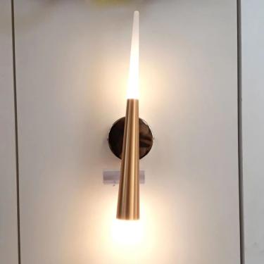 Imagem de Arandela Dcb02111 LED 5W 3000K com Estrutura em Metal e Acrílico Autovolt 86~265V Dourado