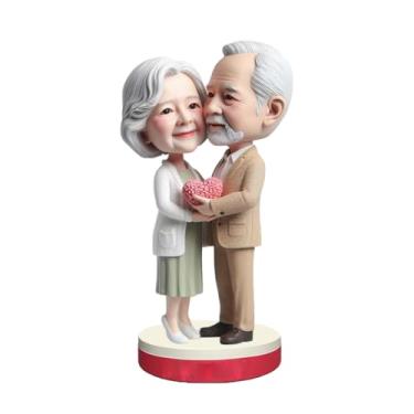 Imagem de Coração personalizado - segurando a cabeça de casal de idosos trabalhada a partir de foto infundida com Sweet Devotion Vibe A para celebrações de aniversário, uma lembrança memorável