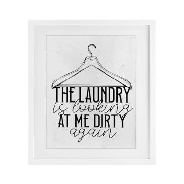 Imagem de Stupell Industries Laundry Is Looking At Me Dirty Gray Impressão emoldurada sob vidro, design de Kim Allen, 40,6 x 33,5 cm