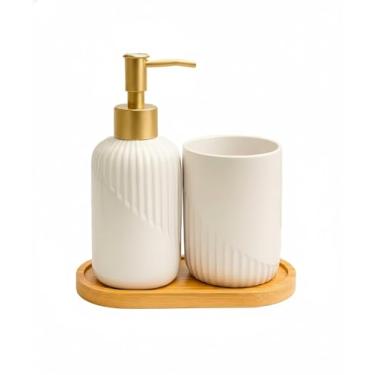 Imagem de Conjunto de Dispenser e Porta Escova de Dentes em Cerâmica Branca com Base de Bambu, Design Canelado, Acabamento Dourado