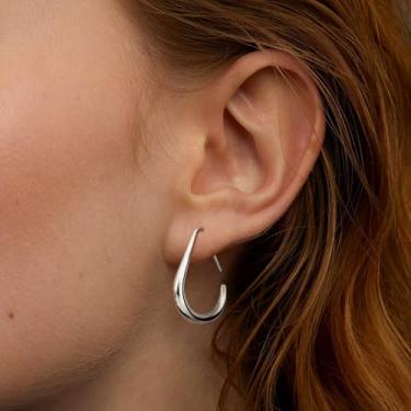 Imagem de Brincos de argola em forma de gota de titânio para mulheres, ouro 18 quilates, ovais, brincos de argola, leves, altamente polidos, joias com design de pingente de gota, presente para mulheres