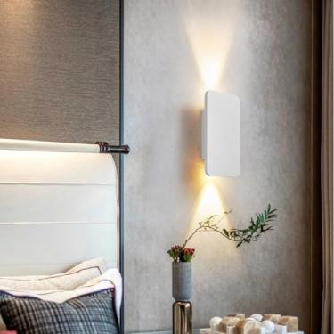 Imagem de Luminária de parede LED 7W com iluminação para cima e para baixo, 3000K, luz quente, design moderno em alumínio, arandela quadrada para ambientes internos, ideal para corredores, quartos e s