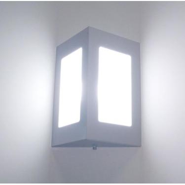 Imagem de Arandela triangular em alumínio E27 Branca + Lâmpada LED 12W 6000K st5