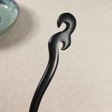 Imagem de Grampos de cabelo vintage esculpidos de madeira sândalo pauzinhos vara de cabelo étnico pino de cabelo feminino joias acessórios