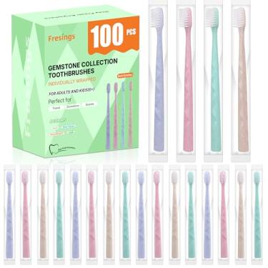 Imagem de Fresings Pacote com 100 escovas de dentes descartáveis premium com raspador de língua – Escovas de dentes de viagem embaladas individualmente, cerdas macias para hóspedes, hotéis, aluguéis de férias