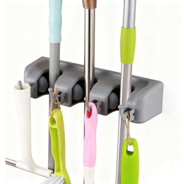 Imagem de TOGU Pacote com 2 suportes para esfregão e vassoura montado na parede, 3 posições, com 4 ganchos retráteis, comporta até 7 ferramentas, suporte à prova de intempéries para sistemas de armazenamento de