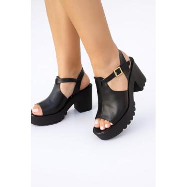 Imagem de Sandália Feminina em Couro Legítimo com Salto Bloco e Solado Tratorado
