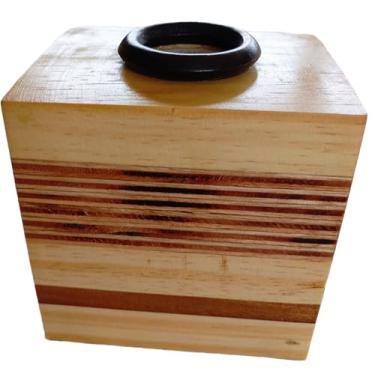 Imagem de Artesanal Abajur Rústico Cubo em Madeira Luminária de Mesa