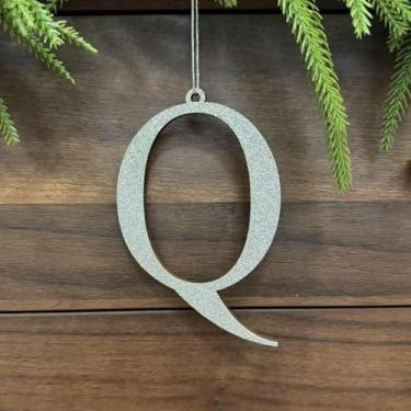 Imagem de Pxniy Enfeite de Natal com monograma de prata, letra inicial de madeira de 12 x 9 cm, etiqueta de decoração de árvore de Natal e etiqueta de meia (Q)