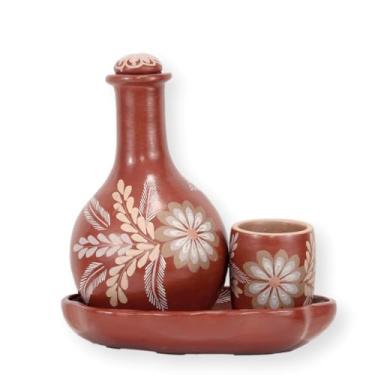 Imagem de Vale do Jequitinhonha Moringa Artesanal em Cerâmica Marrom com Flores Pintadas à Mão, Conjunto com Copo e Aparador, 850ml, (D454)