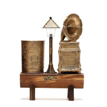Imagem de Porta-canetas com design de gramofone vintage com mini luz noturna - y