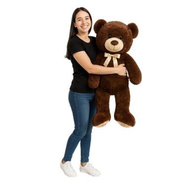 Imagem de Urso de Pelúcia Grande Chocolate com Laço Dourado Fizzy Toys