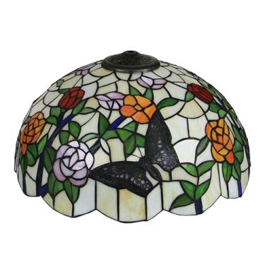 Imagem de Abajur Tiffany grande de reposição, 40x23 cm, bege, com estampa de borboleta e flor laranja em vitral, ideal para mesas, escrivaninhas e luminárias de chão.