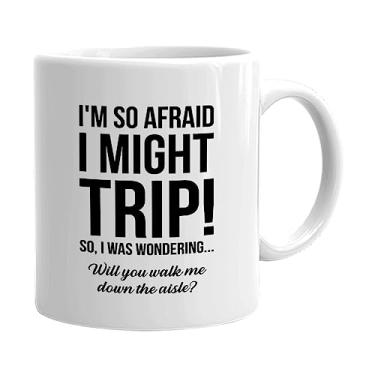 Imagem de Caneca de café proposta - Walk Me Down the Aisle - Relacionamento de casamento pai irmão passo tio mãe dando para futuro marido 325 ml branca