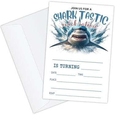 Imagem de 20 Convites de festa de aniversário de tubarão com envelopes Shark Tastic Ocean Party Supplies Pool Party Convites de festa de aniversário Convites de festa para meninos meninas crianças adolescentes