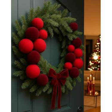 Imagem de GlikCeil Decorações de guirlanda de Natal – Guirlanda de Natal de 50,8 cm com laço de bolas de veludo, guirlandas de Natal para porta da frente, parede, janela, casa, varanda, decoração interna e
