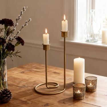 Imagem de Castiçal moderno de metal torcido, peça central de castiçal dourado para decoração de mesa, casamento, feriado e presente de inauguração de casa