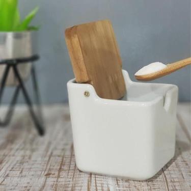 Imagem de Saleiro Porcelana Branca Produto Nacional com Colher de Bambu 250gr - 