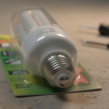 Imagem de Lâmpada Amarela 16w Fluorescente 6400k 989lm - Luz Sollar