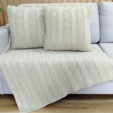 Imagem de Kit Manta Tricot Luxo 150x90cm + 2 Almofadas com Enchimento | Zíper Invisível | Fibra Siliconada | Sofá Sala | Xale Decorativo Elegante d05 (Bege Papiro)