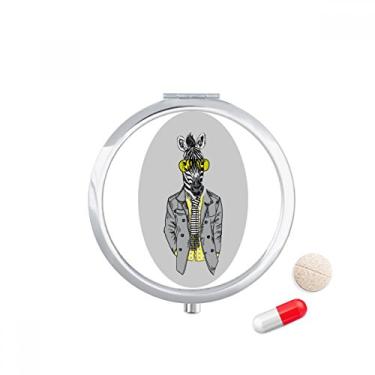 Imagem de Porta-comprimidos de animais em formato de pinto em cinza amarelo com compartimento para armazenamento de remédios