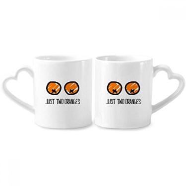 Imagem de Just Oranges Conjunto de canecas de porcelana para casal de desenho engraçado laranja com alça de coração