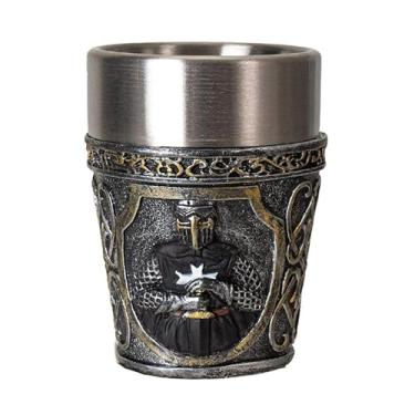 Imagem de Pacific Giftware Copo de shot de cavaleiro medieval preto com design de armadura intrincada e copo interno de aço inoxidável perfeito para festas de bar ou presente colecionável exclusivo de 90 ml