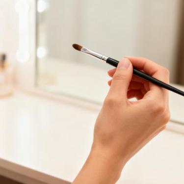 Imagem de 1 escova de olhos com borrão de delineador de cabeça pequena, kit de sobrancelhas, ferramenta macia, pincel de delineador firme para sombra, gel em pó, creme (preto, pequeno)