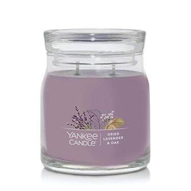 Imagem de Yankee Candle Perfume de lavanda seca e carvalho, frasco médio com 2 pavios de vela de 368 g, mais de 35 horas de tempo de queima