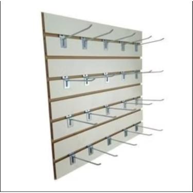 Imagem de Painel Canaletado MDF com 10 Ganchos, 60x60cm, Expositor de Parede para Loja, Branco