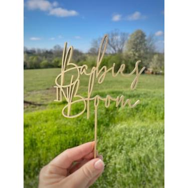 Imagem de Wooden Babies in Bloom Cake Topper - TWIN Baby Shower Decor • Twins Baby Shower Cake Decor • Mama to Be • Gender Reveal Patry Cake Decorations