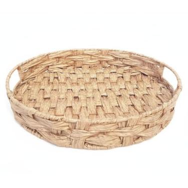 Imagem de Bandeja Redonda Decorativa 35cm Plástico Estilo Palha com Detalhes em Metal – Cesto Multiuso para Servir Café, Petiscos, Frutas e Organizar Ambientes