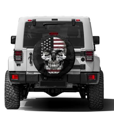 Imagem de Foruidea Capa de pneu sobressalente Skull American Flag com orifício de câmera reserva para pneu de roda para trailer, trailer, SUV e muitos veículos de 45,7 cm