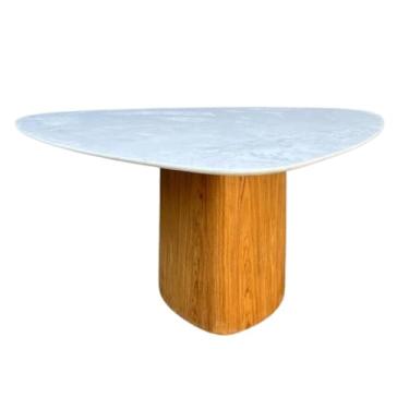 Imagem de Mesa de Jantar Orgânica Tríon 100x103 cm Base Freijó Tampo Mármore Branco Extra