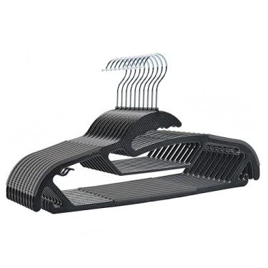 Imagem de Komost Pacote com 10 cabides de plástico com design antiderrapante | Organizadores de armário espessos com economia de espaço de 0,5 cm | Gancho giratório de 360° para guardar camisas, calças e