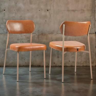 Imagem de Lavínia Cadeira para Sala de Jantar Gourmet, Estofado em Bouclê, Altura Total 82cm, Assento 48cm, Largura 47cm (Amarula)