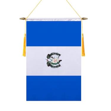 Imagem de TMHTMH Bandeira de parede da Guatemala de 45,7 x 30,5 cm, poste suspenso de madeira e acabamento acetinado duplo, bandeira guatemalteca para pendurar na casa, sala de aula, clube e porta