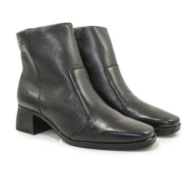 Imagem de Bota Feminina Cano Curto Pegada em Couro Bico Quadrado, 35, Preto